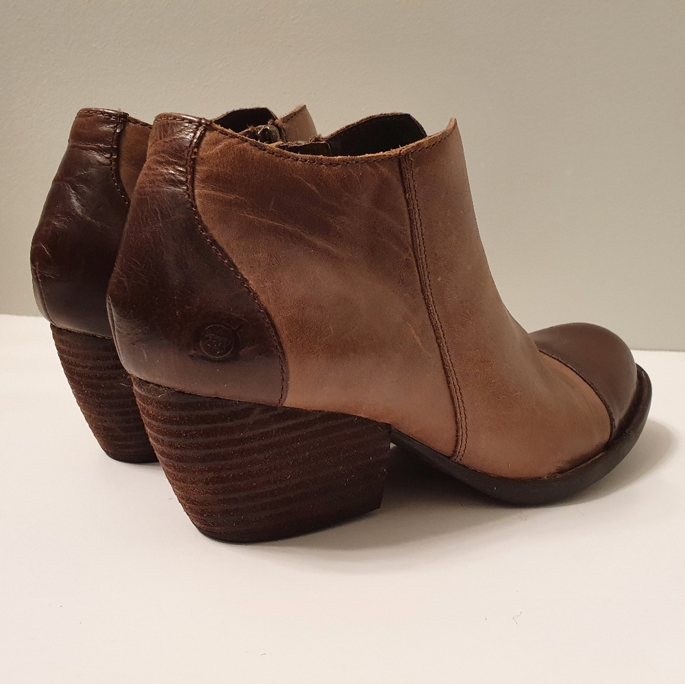 Born leather booties , size 9.5, two shades of brown - Picture 4 of 7